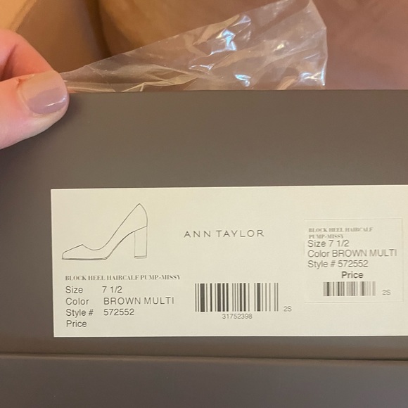 Ann Taylor Block Heel Haircalf Missy Pump in Leopard Size 7.5 - Picture 8 of 9